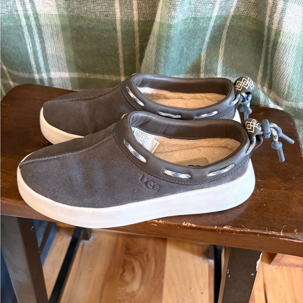 UGG Charcoal classic boom Slip-On Shoes with White Soles 7